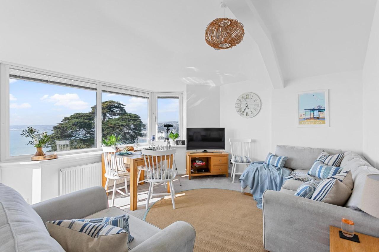 Wellswood Apartment - Sunny Apartment With Stunning Sea Views And Private Balcony ทอร์คิ ภายนอก รูปภาพ