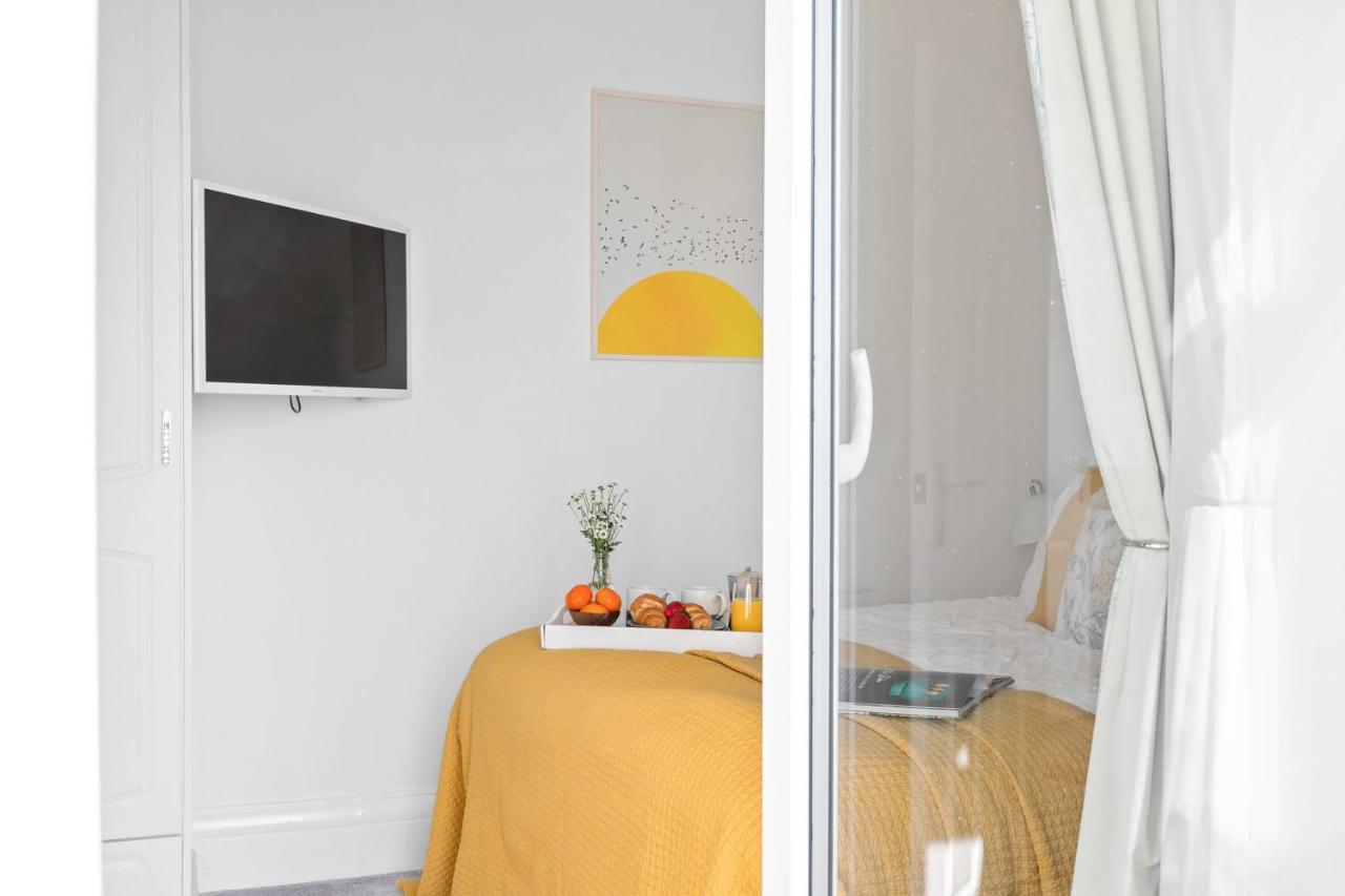 Wellswood Apartment - Sunny Apartment With Stunning Sea Views And Private Balcony ทอร์คิ ภายนอก รูปภาพ