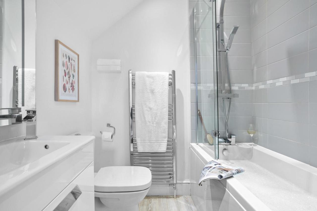 Wellswood Apartment - Sunny Apartment With Stunning Sea Views And Private Balcony ทอร์คิ ภายนอก รูปภาพ