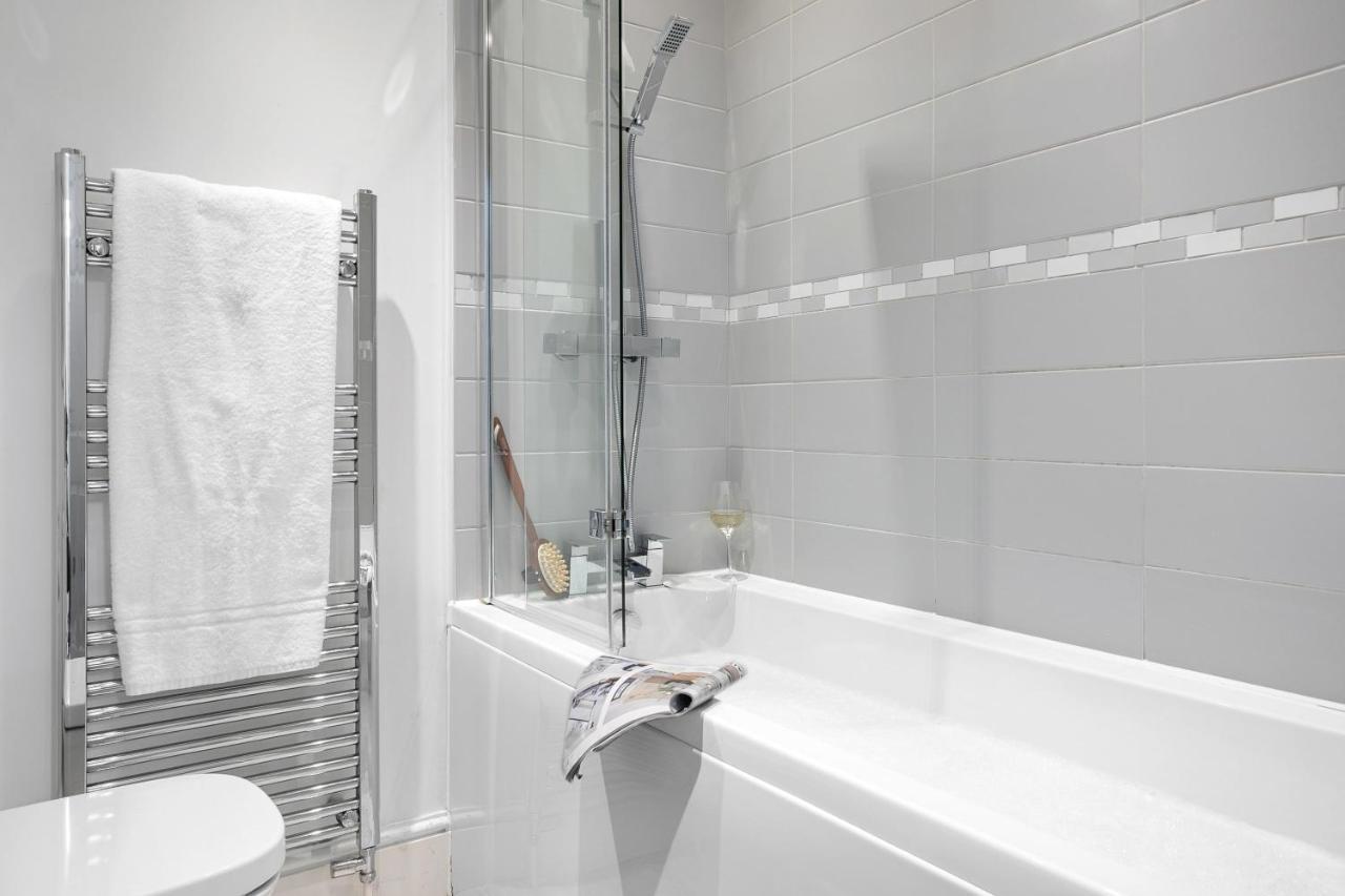 Wellswood Apartment - Sunny Apartment With Stunning Sea Views And Private Balcony ทอร์คิ ภายนอก รูปภาพ